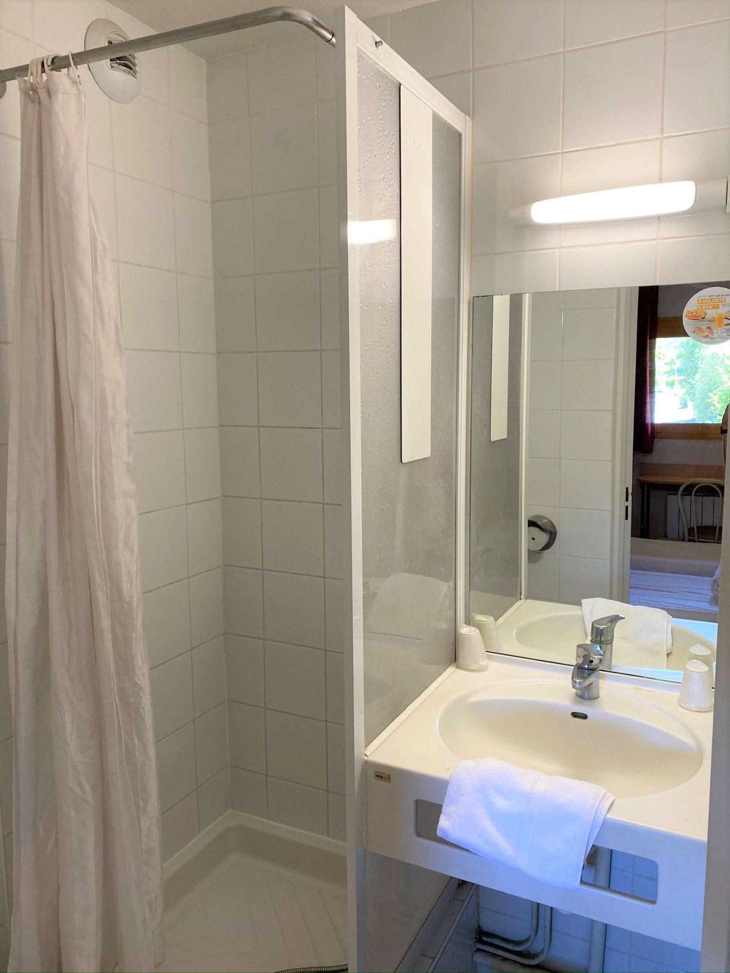 Premiere Classe Annecy Cran-Gevrier Renove En 2025 Экстерьер фото
